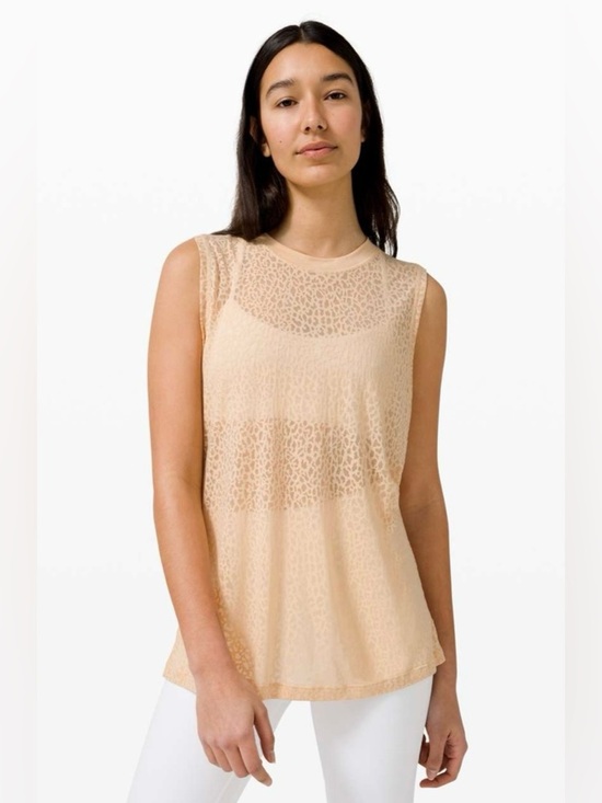 lululemon athletica Tops - Lululemon Veil Tank Large Size 4